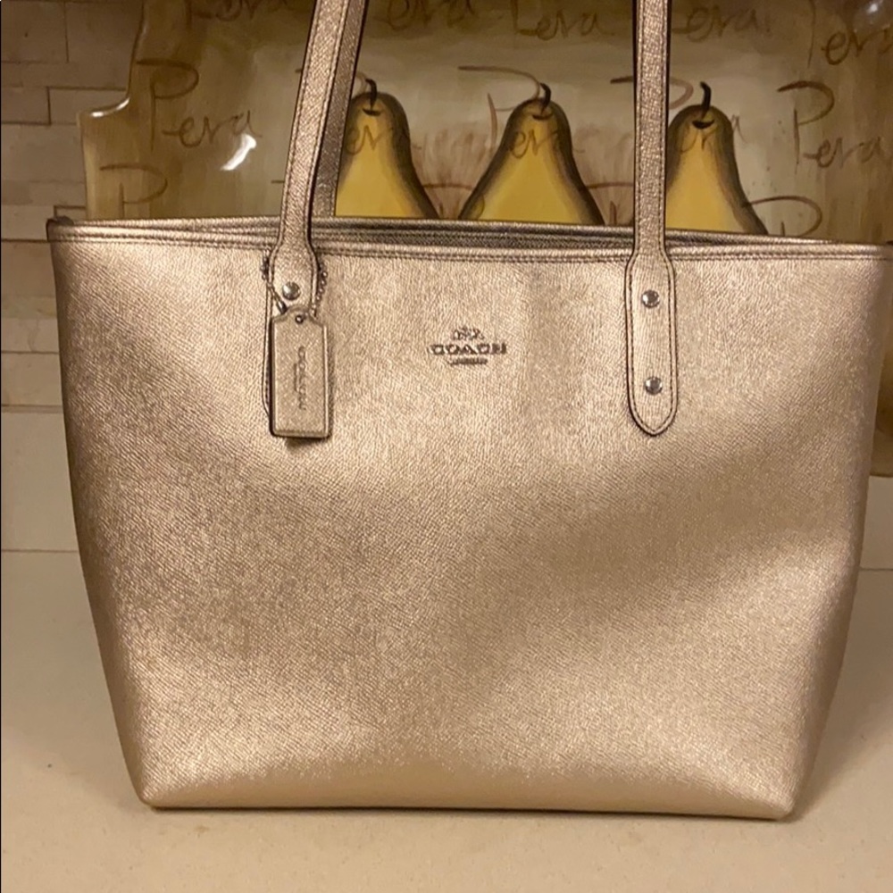 Stunning gold tote